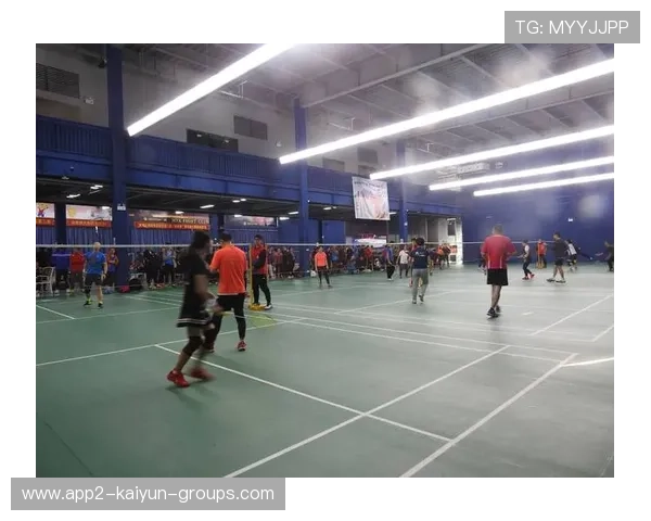 羽毛球贴地滑步堪称艺术：掌控场上节奏的秘密